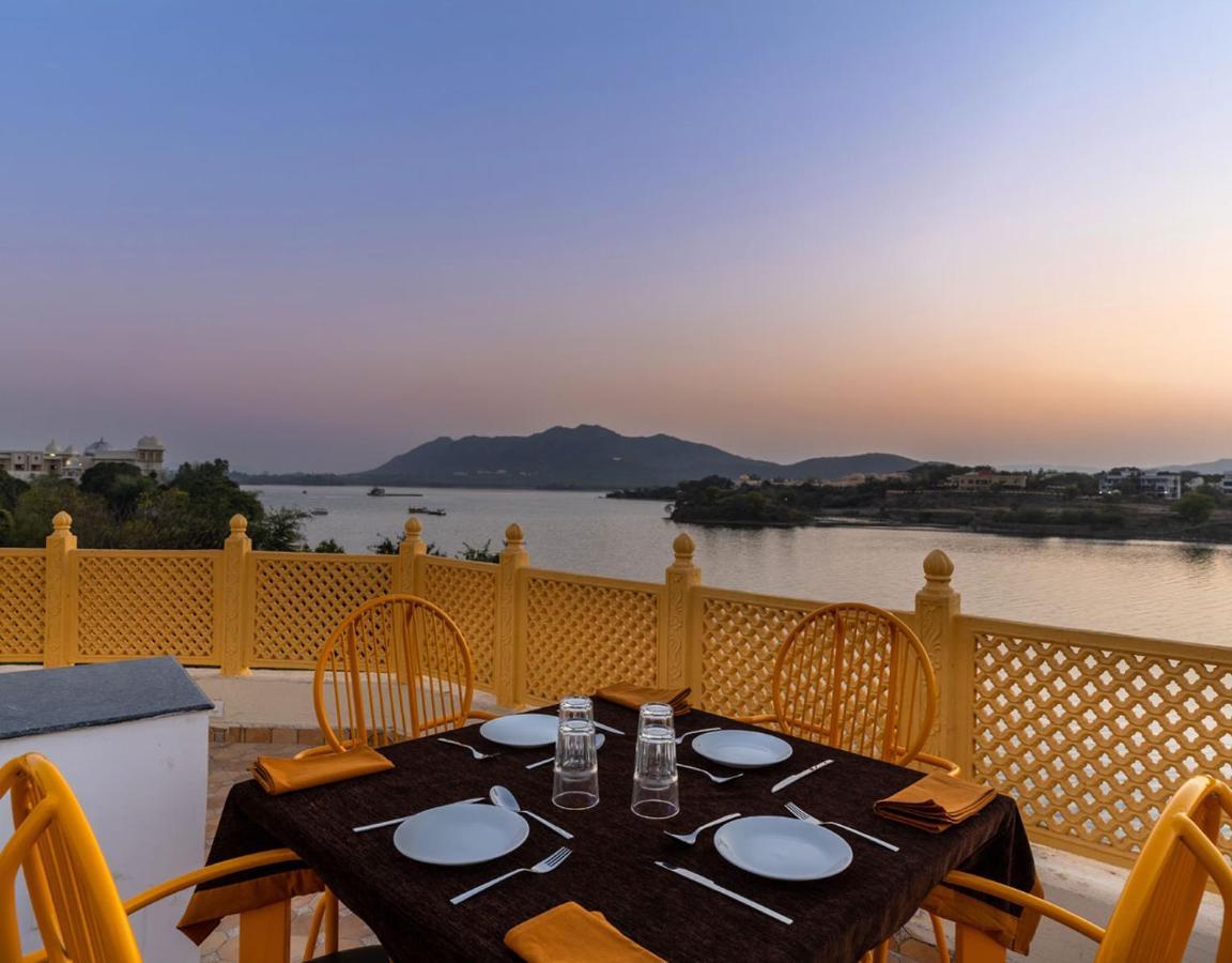 מלון אודייפור Haveli Jai Durga At Pichola Lake מראה חיצוני תמונה